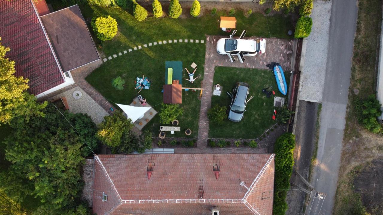 Harmonia Paraszthaz Es Apartman Поросло Экстерьер фото